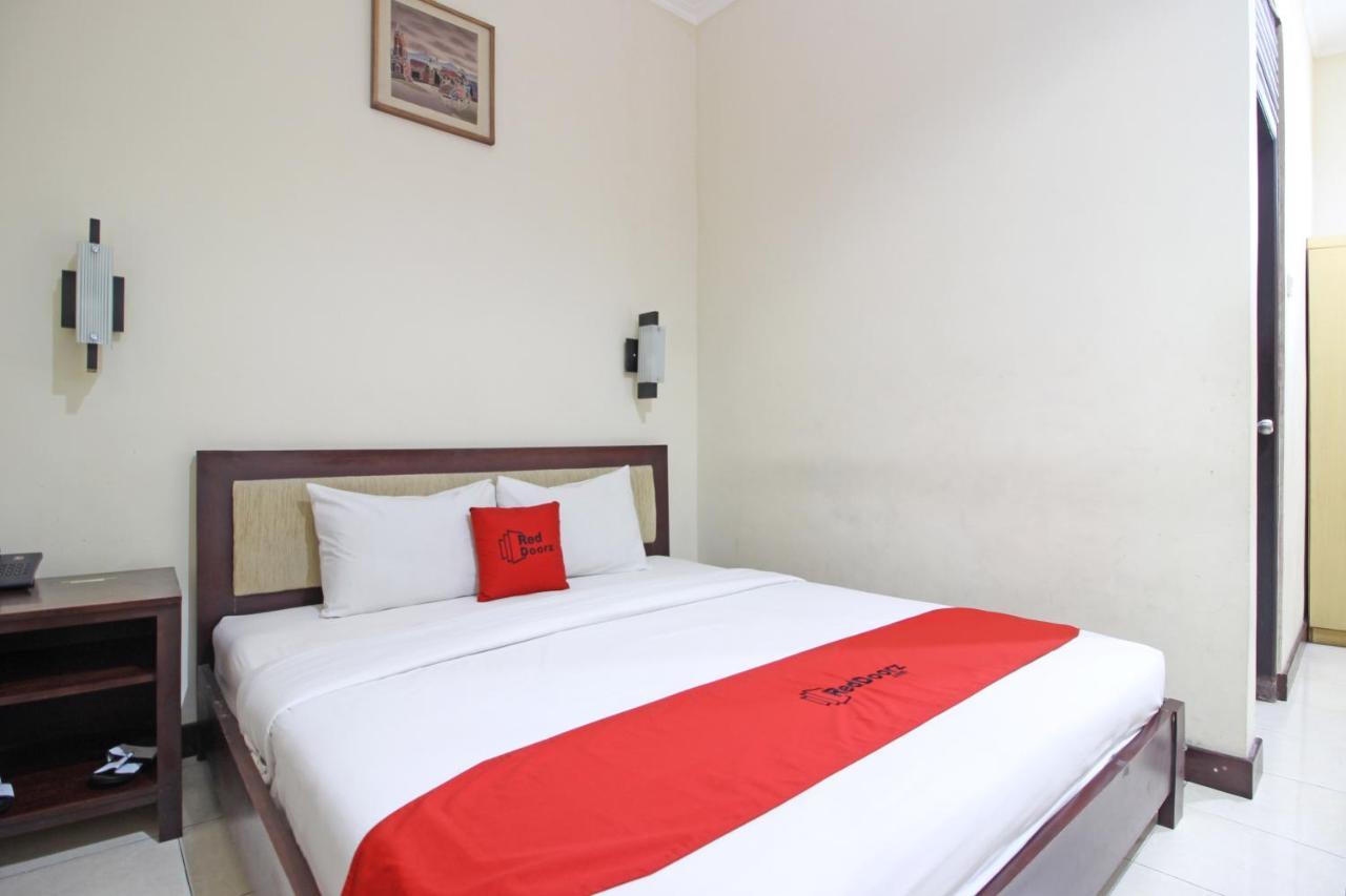 Hotel Septia Джокьякарта Экстерьер фото